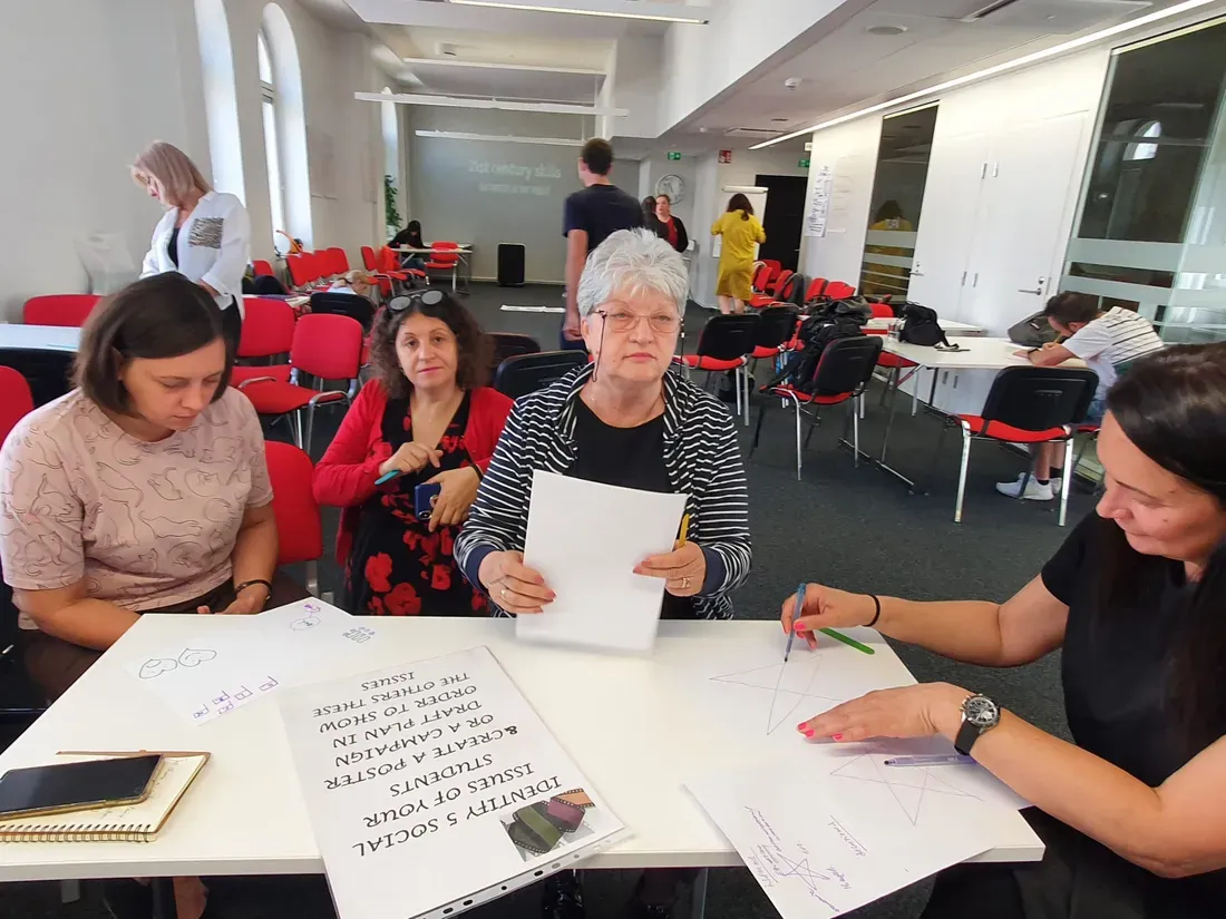 Des adultes collaborant lors d’un atelier de formation d’Active Yourope